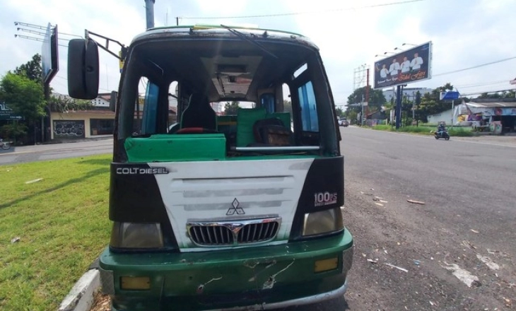 Minibus Rombongan Pelayat Alami Kecelakaan di Sleman, Satu Orang  Meninggal