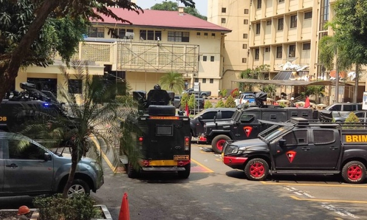 Datang dengan Persenjataan Lengkap dan Mobil Taktis, Brimob Berikan Pengamanan Bareskrim Merupakan Permintaan Langsung Kabareskrim