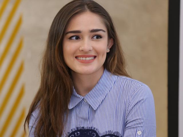 Yasmine Wildblood, Stop Main Sinetron Fokus Urus Keluarga