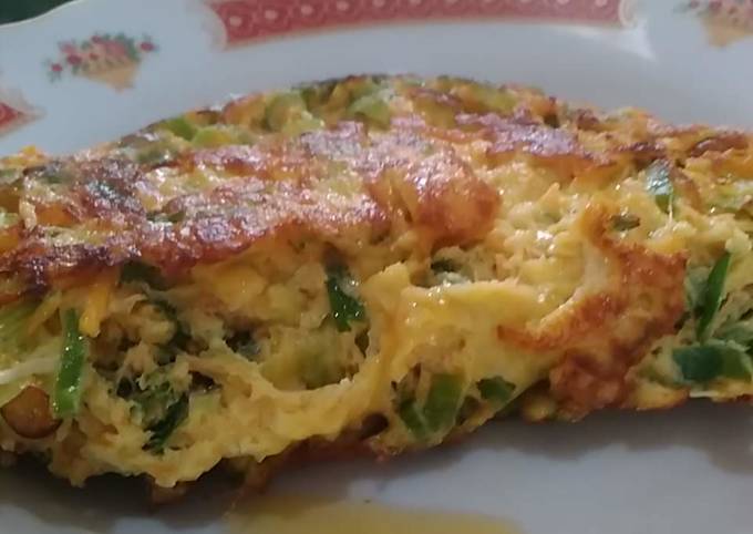 Perhatikan! Ini Bahaya Memasak Telur Dicampur Daun Bawang