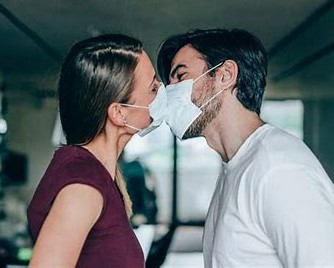 Tips Aman Berhubungan Seks Dimasa Pandemi