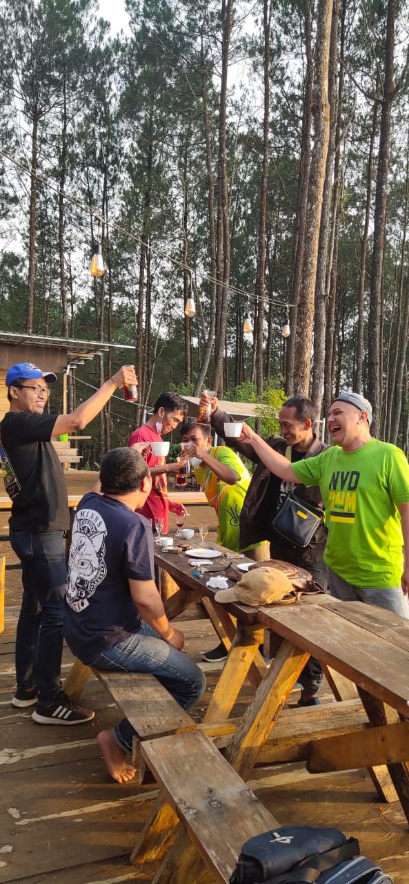 Hutan Pinus Cirorek Cilawu Cocok untuk Pesepada dan Camping Ground