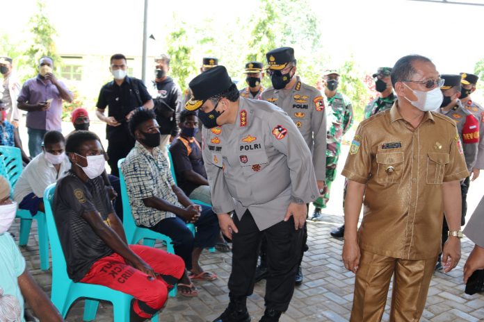 Wakapolri Tinjau Pelaksanaan Vaksinasi Covid-19 dan Venue PON XX di Kabupaten Merauke