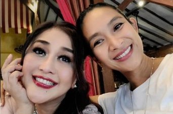 Happy Salma, 19 Tahun Berteman, Paramitha Rusady Sudah Seperti Kakakku