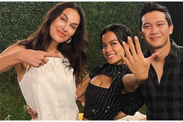 Eva Celia Dilamar Demas Narawangsa di Momen Ulang Tahun, Sophia Latjuba Menangis Haru