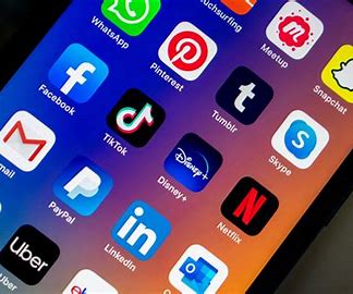 Nostalgia dengan Ponsel Buatan Indonesia