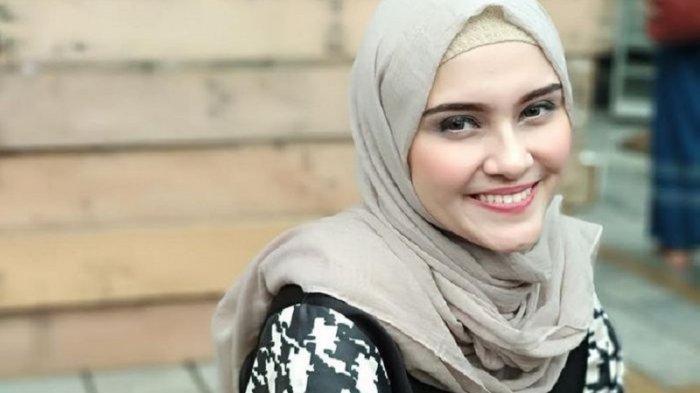 Zee Zee Shahab: Saat Ini Sekolah Online Lebih Baik Daripada Tatap Muka