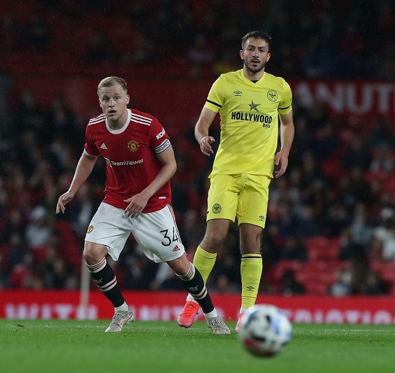 Juve dan Inter Siap Tampung van de Beek