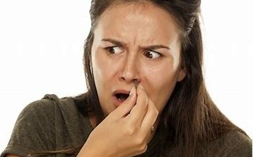 Bahaya Kebiasaan Cabut Bulu Hidung