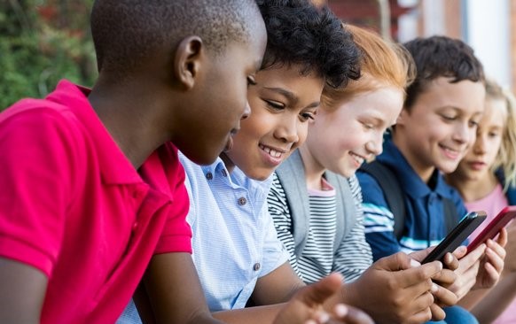 Efek Gawai terhadap Kesehatan Mata