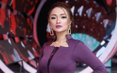 Dikabarkan Bermasalah, Zaskia Gotik Malah Naik Panggung di Acara TV Malaysia