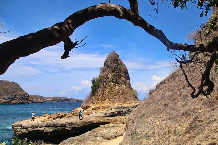 Pantai Tanjung Bloam Suguhkan Keindahan yang Luar Biasa