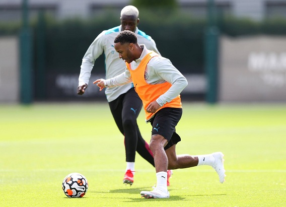 Sterling Minta Jaminan di Tim Utama