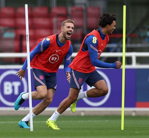 Los Blancos Ingin Boyong Alexander-Arnold ke Bernabeu