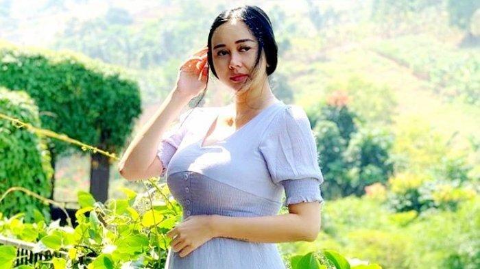 Aura Kasih: Aku Gak Mungkin Single Terus