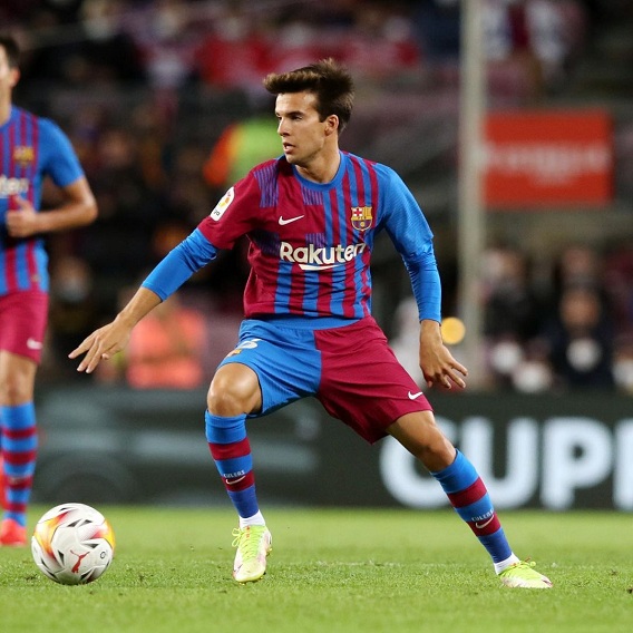 Roma Ingin Pinjam Riqui Puig dari Barcelona
