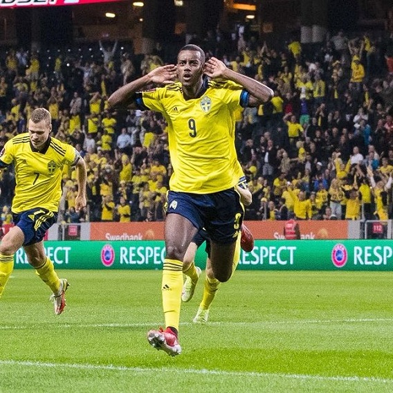 Alexander Isak Panaskan Derby Manchester