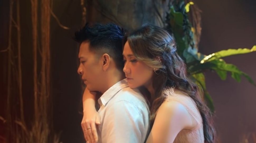 Saat Dijodohkan dengan Dina Lorenza, Ariel Noah Justru Sebut BCL