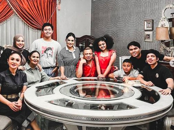 Krisdayanti Bagikan Momen Penantian dan Kumpul Keluarga