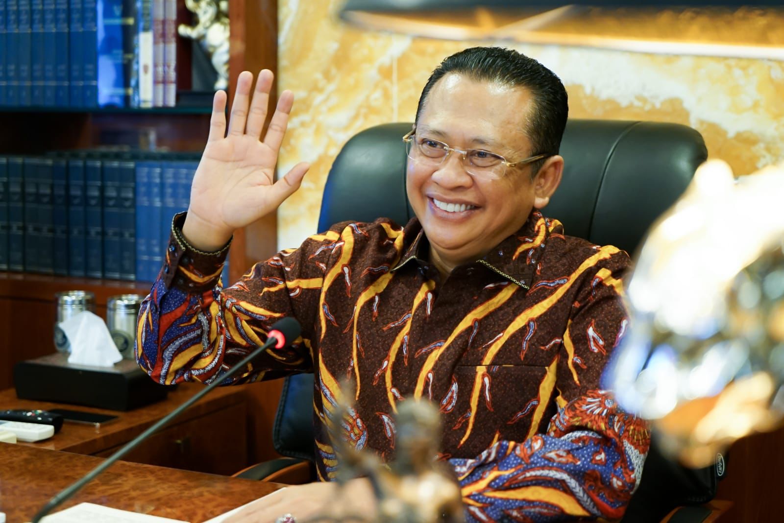 OJK, Polri dan PPATK Perlu Telusuri Motif Pencucian Uang di Balik Pinjol