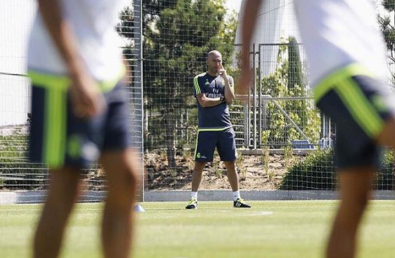 Zidane Tak Berminat ke Manchester United