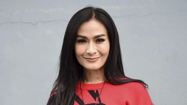 Iis Dahlia Ungkap Hubungannya dengan Lesti Kejora Merenggang