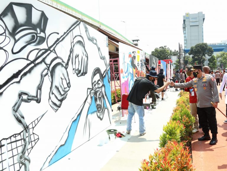  Kapolri: Gambar Mural Kritik Polri Paling Pedas Jadi Sahabat Saya