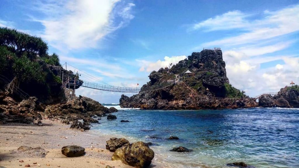 Snorkeling di Pantai Nglambor