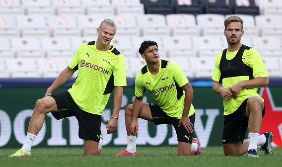 Bos Bayern Klaim Haaland Akan Tetap Bersama Dortmund