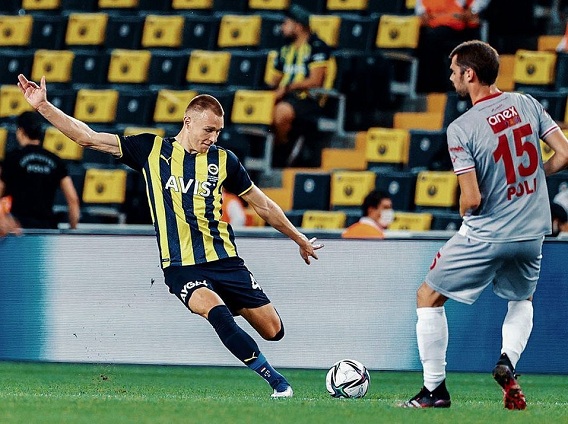 Rumor Transfer : Chelsea Lirik Attila Szalai