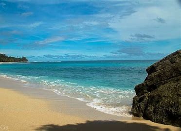 Indahnya Panorama Pantai Base G Papua, Airnya Membiru Sebiru Warna Langit
