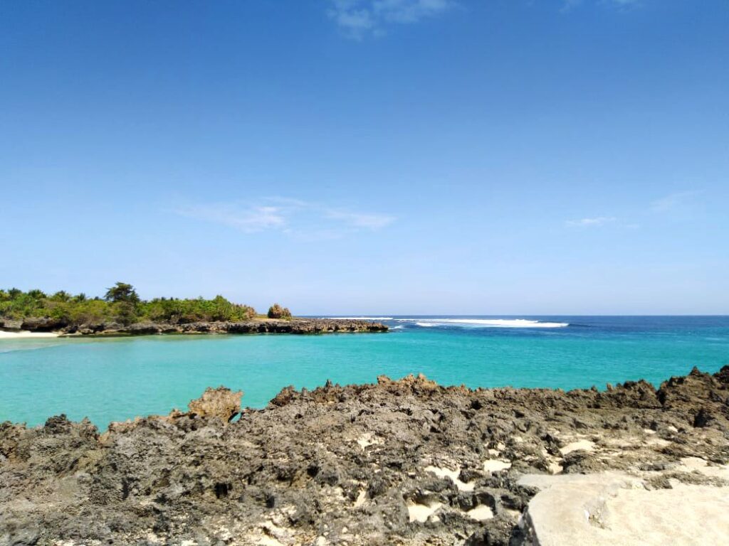 Wisata Bahari di Pantai Pero Sumba