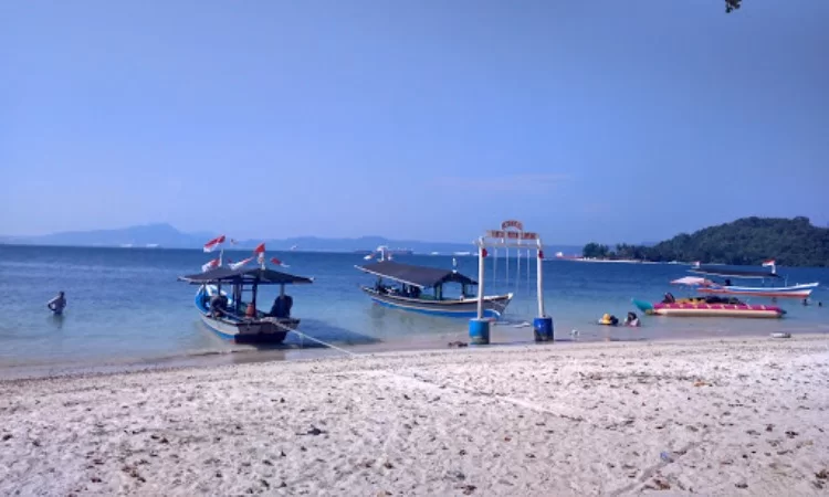 Liburan Seru di Pantai Mutun Lampung