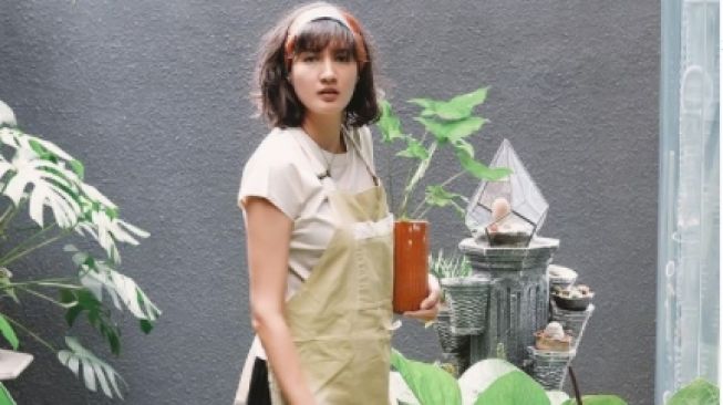 Nadine Chandrawinata Mulai Peduli Orang Utan dari Uang Rp 500