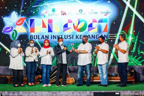 OJK Bersama Bank BJB Menggelar Event Bulan Inklusi Keuangan 2021