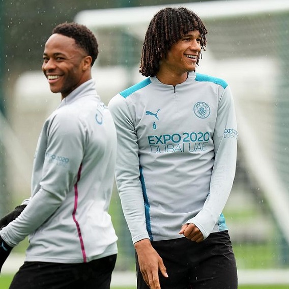 Bosan Jadi Cadangan, Sterling Buka Peluang Pindah ke Barcelona