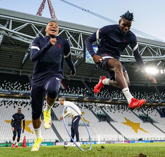 MU Tak Berniat Tahan Pogba