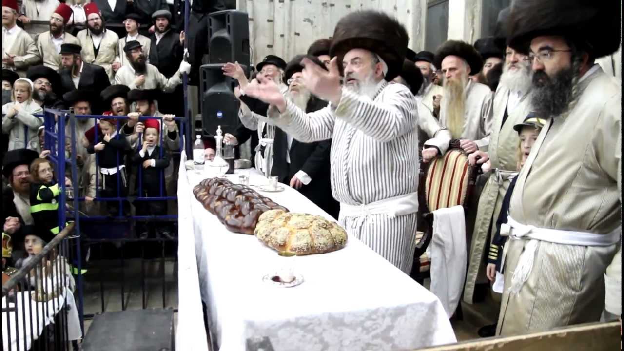 Menilik 8 Agama Tertua di Dunia yang Memiliki Banyak Pengikut