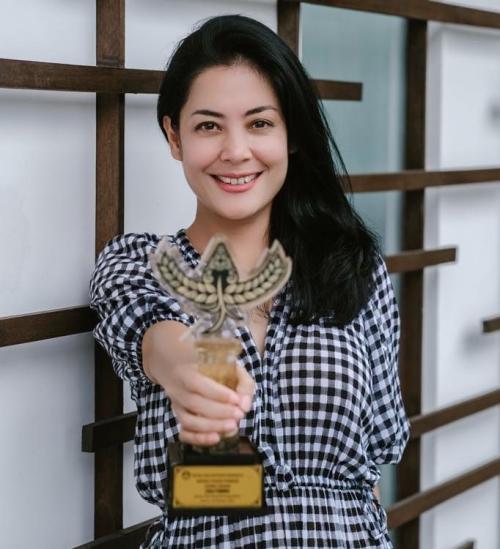 Lulu Tobing Raih Penghargaan FFWI 2021, Kategori Artis Terbaik Gendre Drama