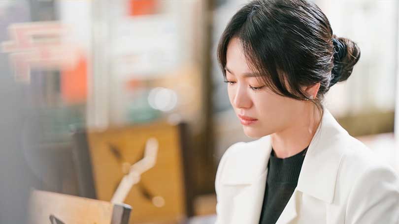 Song Hye Kyo Menangisi Siapa di Episode 4 