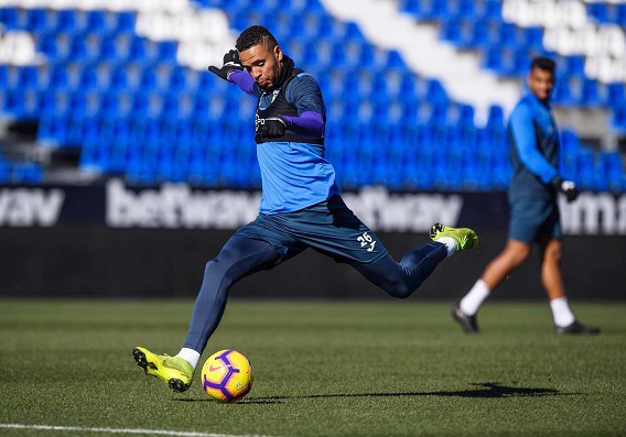 Youssef En-Nesyri Ramaikan Derby Manchester