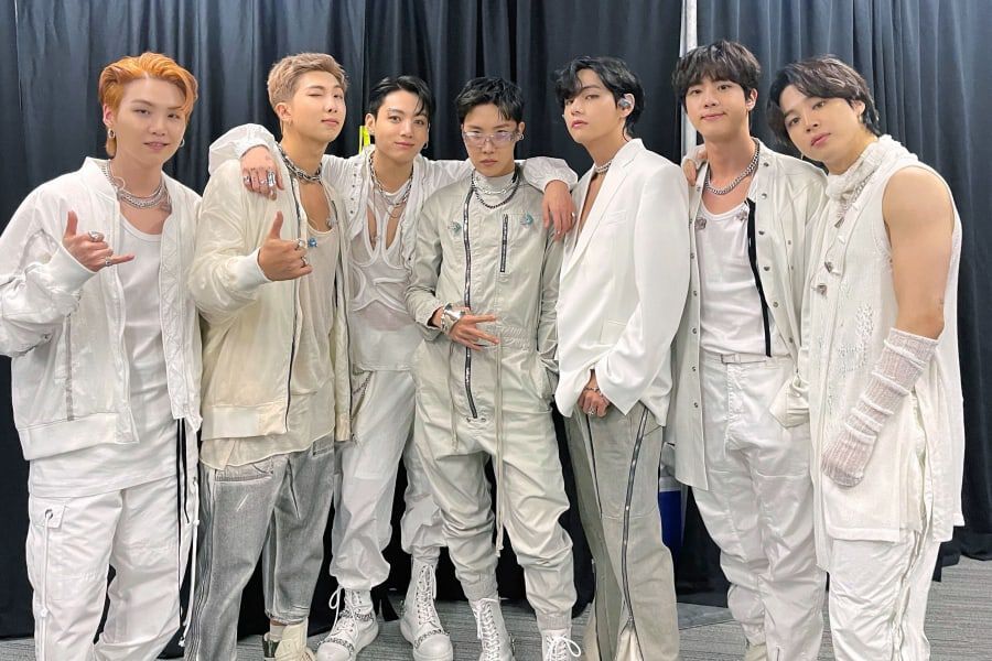 Boyband BTS Menjual 4 Konser di SoFi Stadium