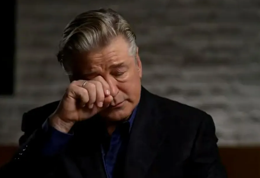 Alec Baldwin Menangis, Jelaskan Dirinya Tak Menarik Pelatuk Senjata