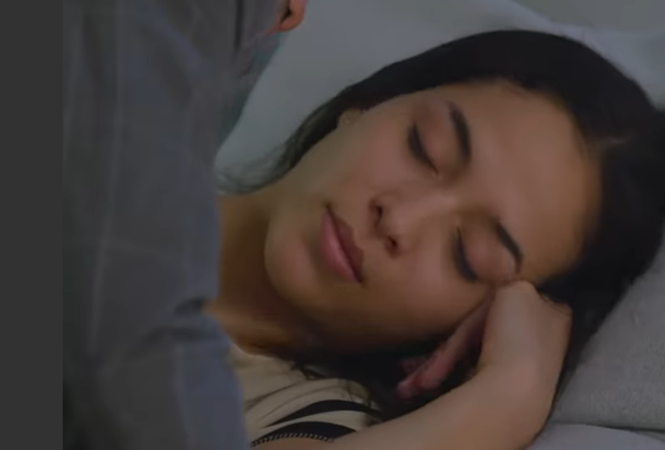 Anya Geraldine Adegan Ranjang dengan Reza Rahardian di Layangan Putus