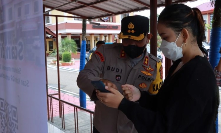 Agar Covid-19 Tak Melonjak, Masuk Mapolres Paser Scan Barcode PeduliLindungi