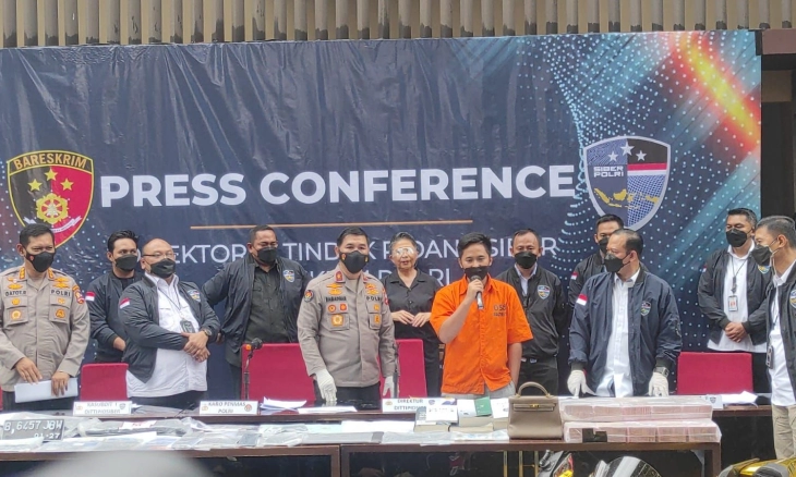 Dapat Hadiah Penikahan dari Doni Salmanan, Artis Rizky Billar Diperiksa