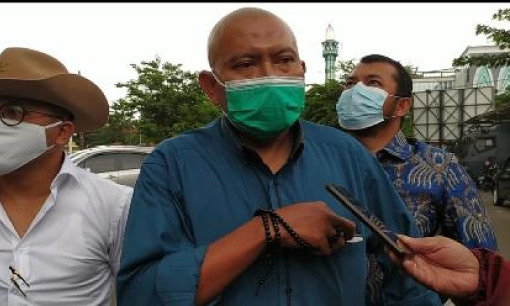 Pelaku Dugaan Suap Pengaturan Skor Kompetisi Sepak Bola Liga 3 Tahun 2021 Datangi  Ditreskrimum Polda Jatim