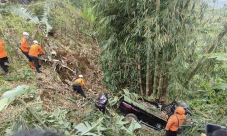 Mobil Angkut Rombongan Undangan Pernikahan Terjun ke Jurang di Ciamis, Tujuh Orang Tewas