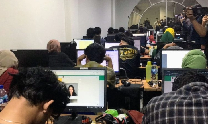 Polda Metro Jaya Tangkap 99 Karyawan Pinjol Ilegal di Ruko PIK 2