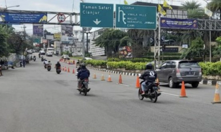 Jalur Puncak Bogor Arah Jakarta  Diterapkan One Way Siang Ini